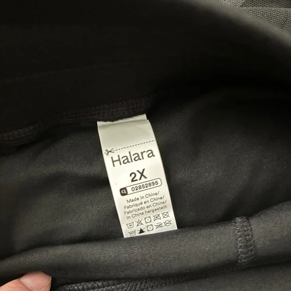 Halara Skirt w/ Shorts (Built-In) - Picture 6 of 6